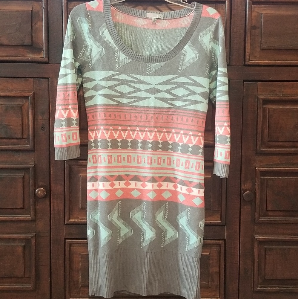 3/$13🌈Pastel tribal pattern knit dress, sz Sm